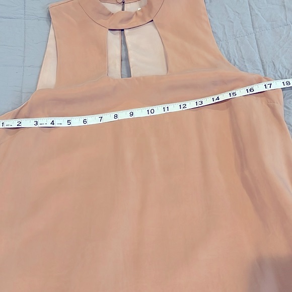 Lovers & Friends Plush Sleeveless dress. Beautiful top. Excellent condition - Picture 8 of 11